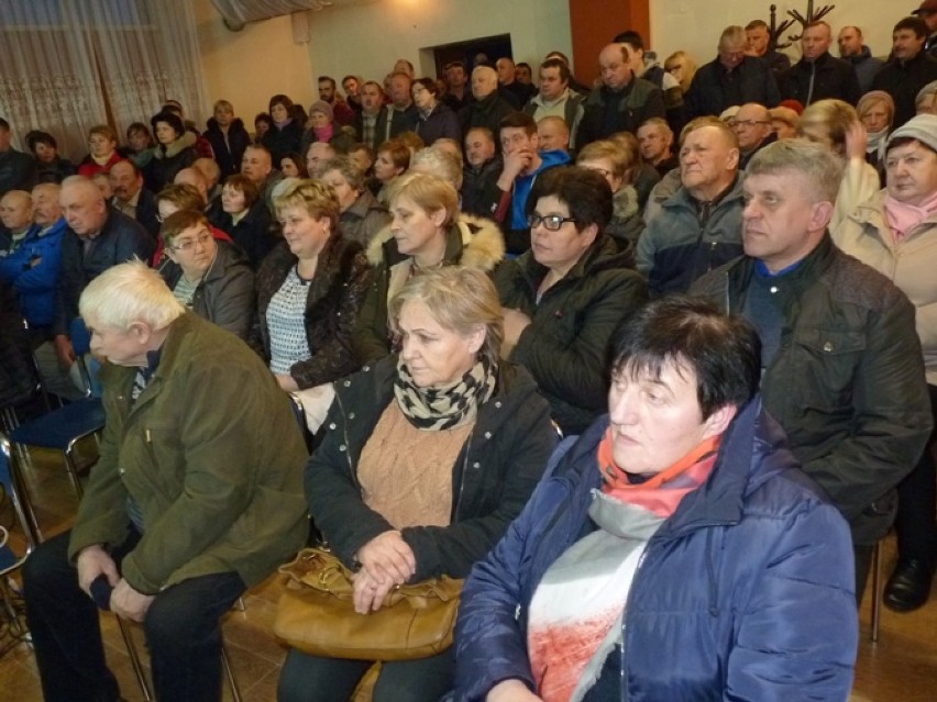 Protest mieszkańców gminy Masłowice przeciwko budowie kopalni wapienia [ZDJĘCIA, FILM]