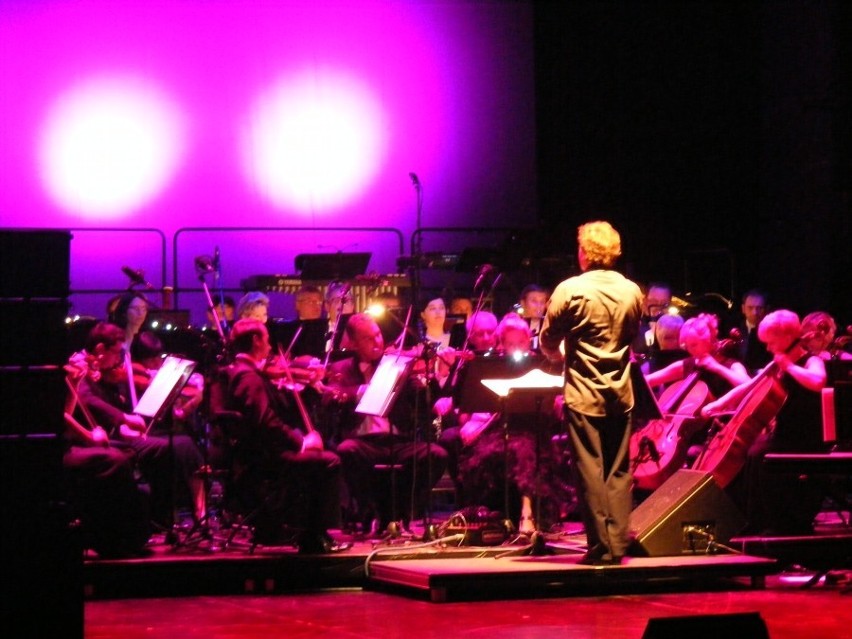 Kalisz: Koncert jubileuszowy Janusza Stokłosy zwieńczył Kaliskie Spotkania Teatralne. ZDJĘCIA