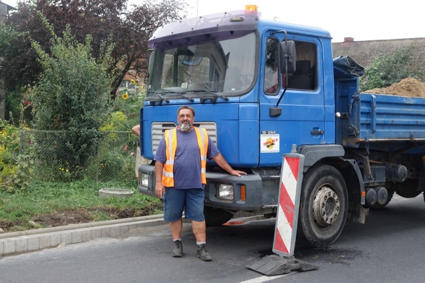 Jezierzyce Kościelne.Trwa przebudowa drogi powiatowej. Wprowadzono ruch wahadłowy. Znamy szczegóły inwestycji [ZDJĘCIA] 