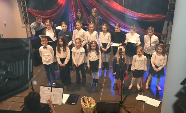 Chór Dziecięcy "Adagio" pod dyrekcją Joanny Szewczyk - Kędzior koncertował w Koneckim Centrum Kultury