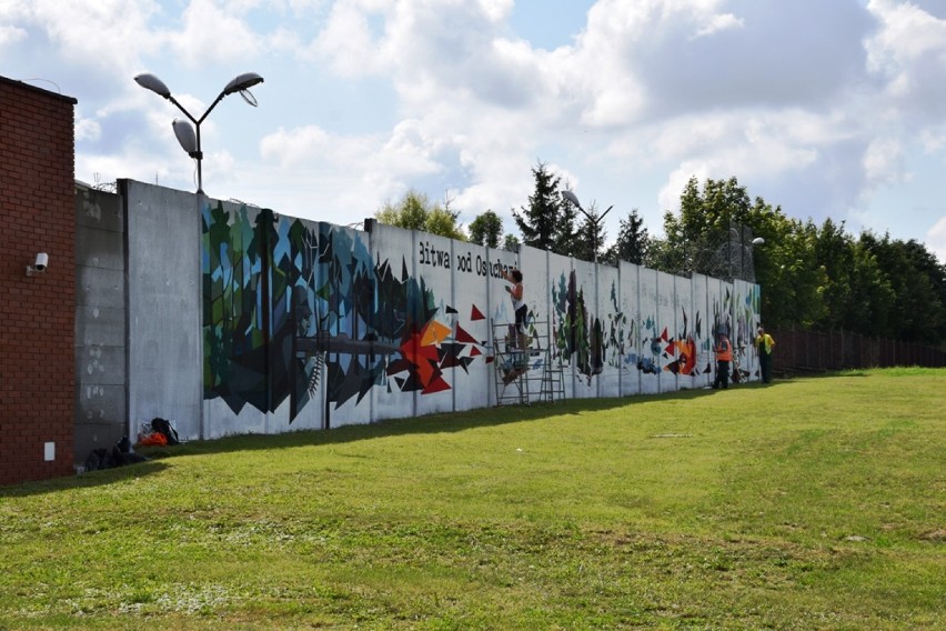 Powstaje gigantyczny mural na murze Zakładu Karnego w...