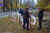 Tańce z ogniem, biało-czerwone napisy na ulicach,  nocna wystawa, festyn, czyli jak inaczej świętować 11 listopada 