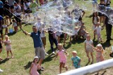 Festiwal Baniek Mydlanych na stadionie Konfeksu w Legnicy, zobaczcie zdjęcia