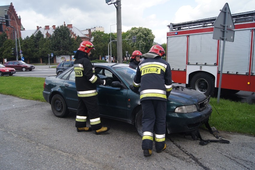 Pożar samochodu w Tarnowie [ZDJĘCIA]