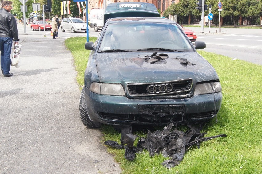 Pożar samochodu w Tarnowie [ZDJĘCIA]