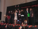 Niezwykły koncert poezji przy świecach w II LO w Wieluniu