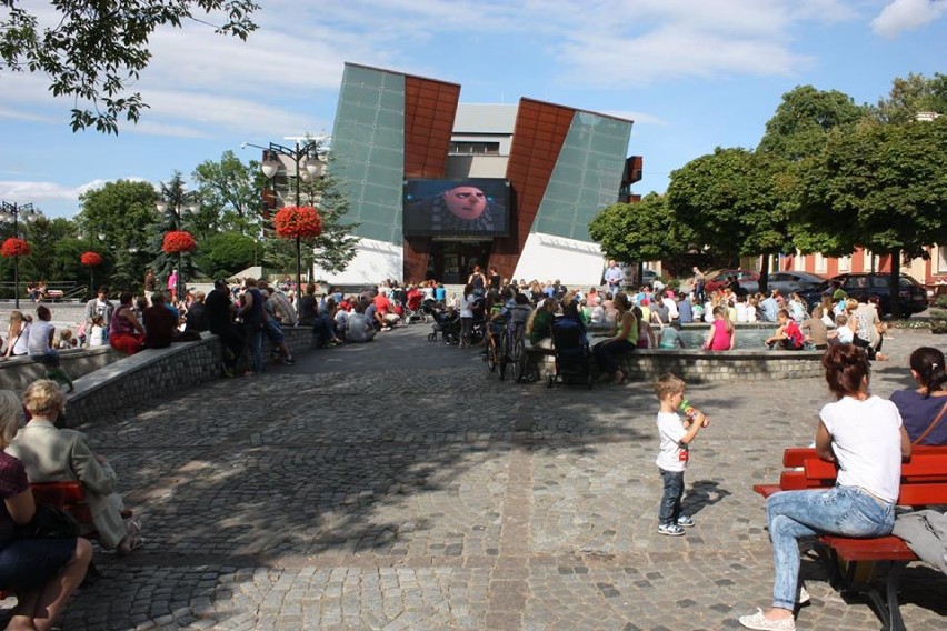 Kino plenerowe w Kwidzynie. W piątek kolejne seanse na Placu Jana Pawła II