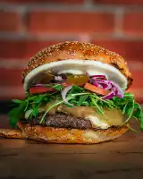 Dzień hamburgera. Mniam Mniam z marką Heinz Selection w Zawierciu zaprasza! Obok lokalu otwarto nową restaurację Bliis Zawiercie. ZDJĘCIA