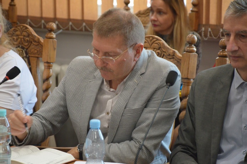 Przerwana sesja Rady Miejskiej w Nowogardzie. W nowy rok bez budżetu