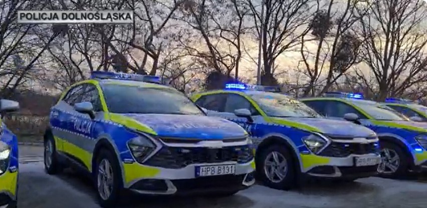 15 nowych radiowozów policji na Dolnym Śląsku. Co to za auta i gdzie trafią? Zdjęcia, film