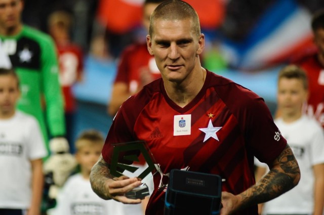 Zdenek Ondrasek z Wisły Kraków we wrześniu 2018 roku odebrał nagrodę dla najlepszego gracza ekstraklasy