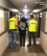 Częstochowa: 42-latek ukradł ze sklepu skarbonkę, a później próbował się przed policją pod kołdrami