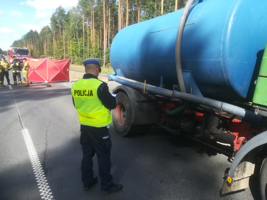 Wypadek w okolicach Łubiany. Samochód potrącił pieszego, zginął na miejscu