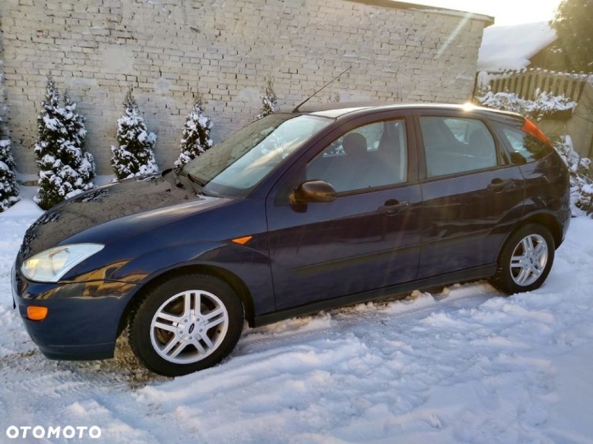 2. Ford Focus 1.6 2000  Benzyna 3 999 PLN