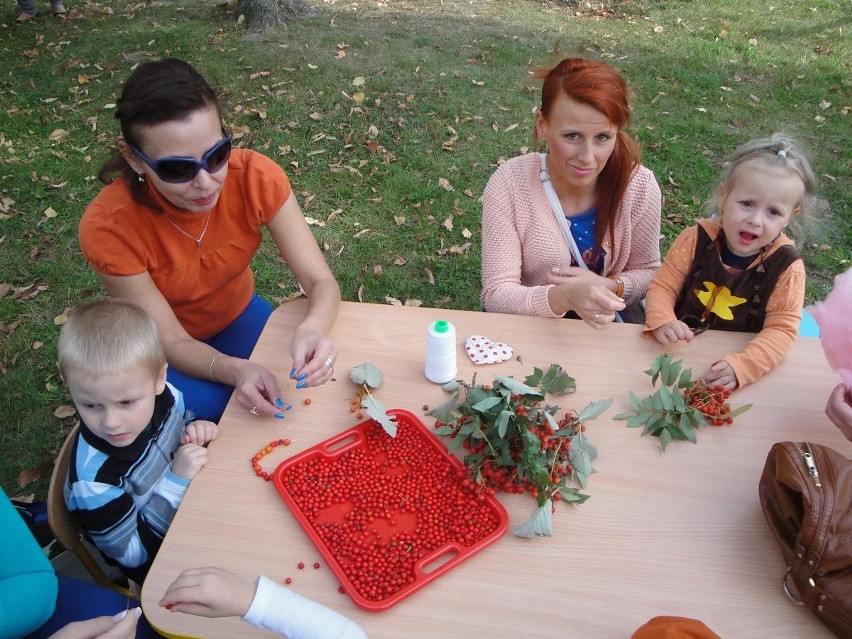 Śrem; jarzębinowe święto w przedszkolu (GALERIA)