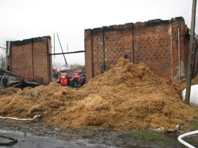 Stodoła w Zbrosławicach doszczętnie spłonęła. Koszt jej odbudowy szacuje się na 100 - 150 tys. złotych