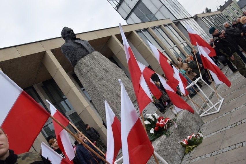 Stulecie niepodległości Polski w Zduńskiej Woli. Oficjalne uroczystości [zdjęcia i film]