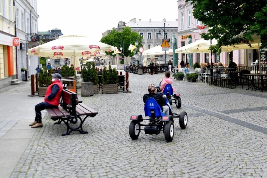 Ulica Żeromskiego. Od kilku lat główną ulice miasta...