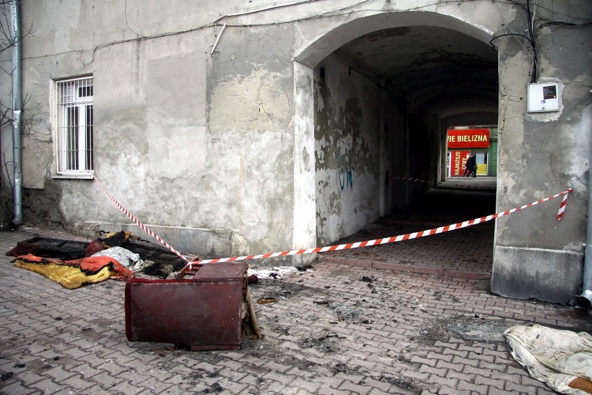 Pożar na Lubartowskiej: Jedna osoba zmarła, cztery są w szpitalu