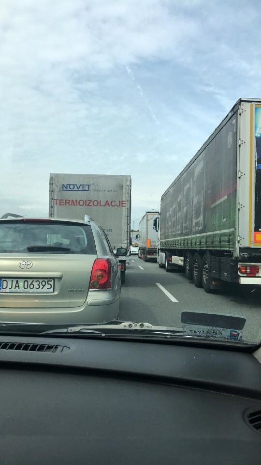 Korek na autostradzie A4 w Rudzie Śląskiej (zdjęcie:...