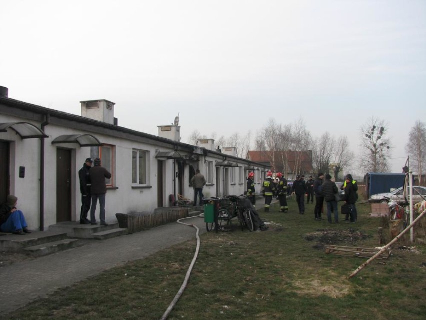 Tragiczny pożar w budynku socjalnym w Ostrowie Wielkopolskim [FOTO]