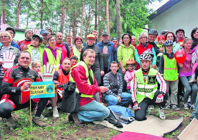 Zwolennicy budowy tras nad Chechło na pamiątkowym zdjęciu