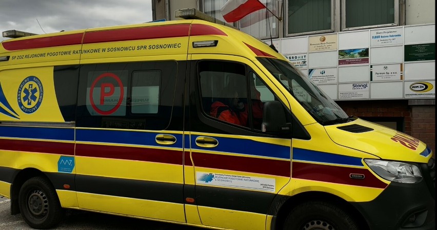 Nowy ambulans Rejonowego Pogotowia Ratunkowego w Sosnowcu.