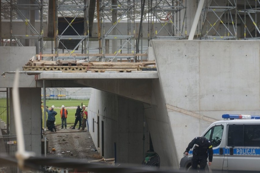 Wypadek na budowie stadionu miejskiego w Bielsku-Białej. Robotnik spadł z 8 metrów