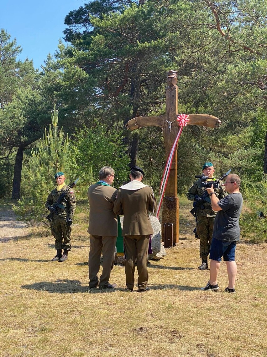 Krzyż w miejscu niemieckiego stalagu w Czarnem koło Szczecinka [zdjęcia]