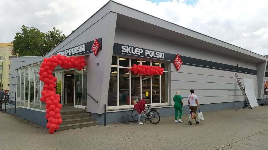 Otwarto nowy sklep spożywczy przy ulicy 17 Stycznia w Lesznie. Zamiast PoloMarketu jest Sklep Polski