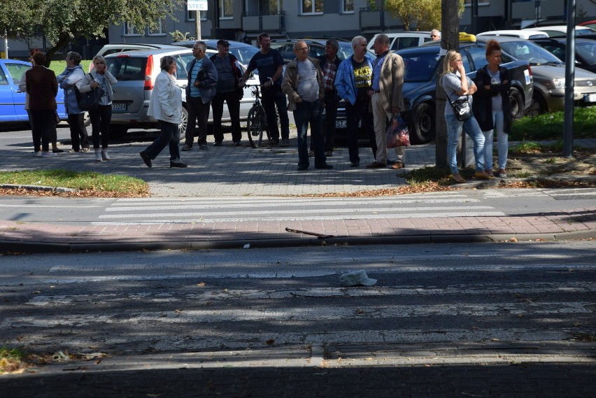 Tychy: Wypadek śmiertelny na Żwakowskiej. Zginął 88-letni mężczyzna [ZDJĘCIA]