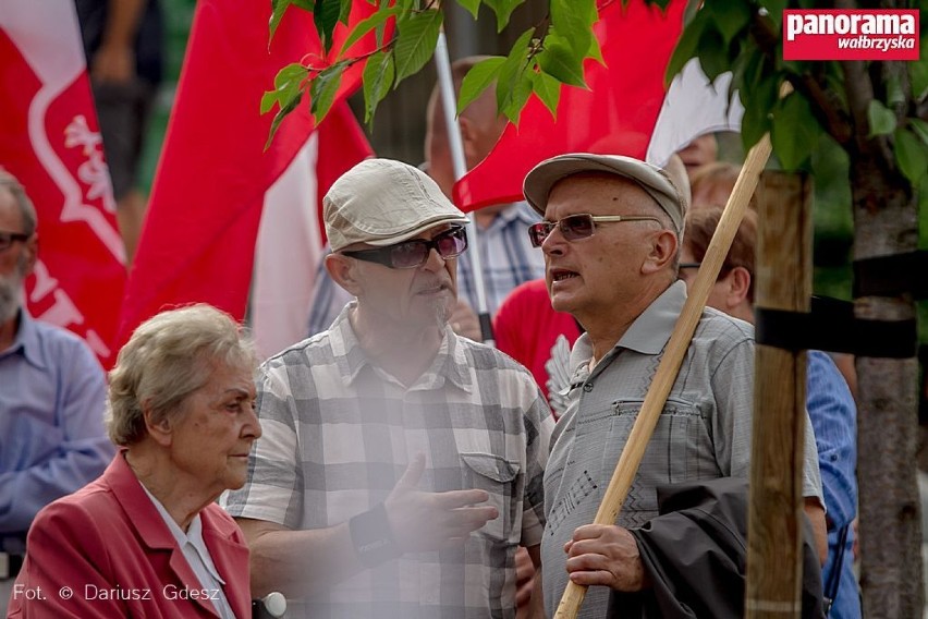 Wałbrzych: Wiec poparcia w obronie reformy sądownictwa [ZDJĘCIA i FILM]