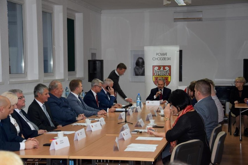 I sesja Rady Powiatu Chodzieskiego kadencji 2018-2023 odbyła...