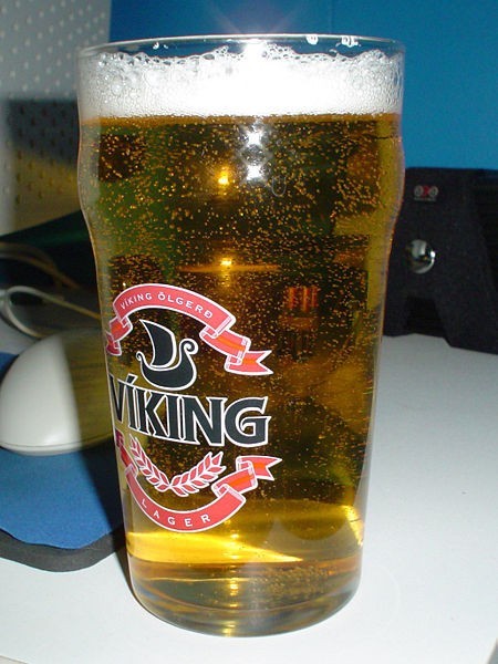 Źródło: http://commons.wikimedia.org/wiki/File:Lager_beer_in_glass.jpg