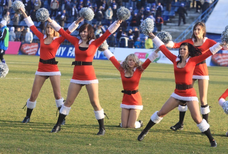 Cheerleaderki podczas meczu Ruch Chorzów - Korona Kielce [ZDJĘCIA]