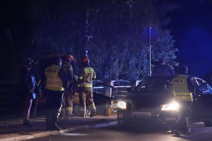 Gm. Nowy Staw. Wypadek z udziałem trzech samochodów w Tralewie. Jedna osoba trafiła do szpitala 