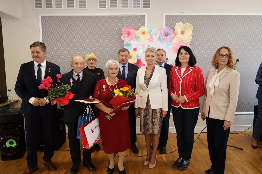 Leśniowice. Wręczono medale za długoletnie pożycie małżeńskie