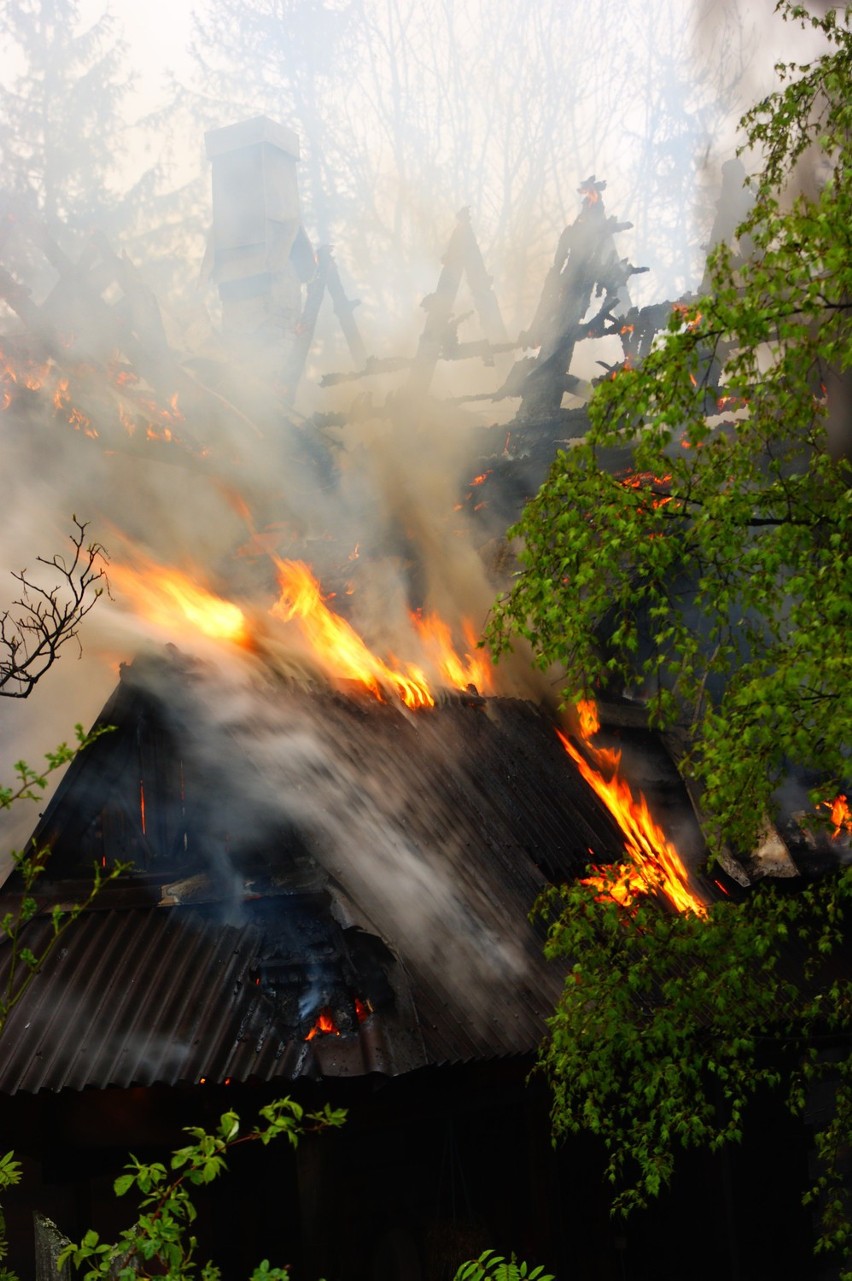 Zakopane: pożar przy ul. Smrekowej. Ogień zajął cały dom [ZDJĘCIA]