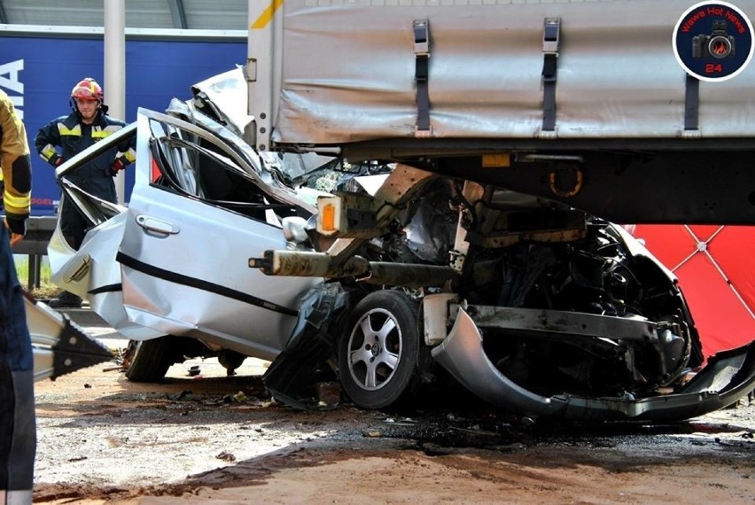 Tragiczny wypadek na S8 w Warszawie. Zginął kierowca z...