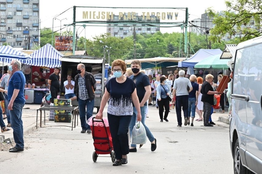 Mnóstwo ludzi na bazarach w Kielcach w piątek 4 czerwca. Zobaczcie co szło najlepiej [ZDJĘCIA]
