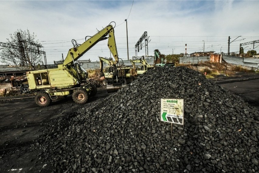Jest już termin dostaw ,,rządowego'' węgla do Leszna. Kto będzie mógł kupować go po dwa tysiące za tonę? 