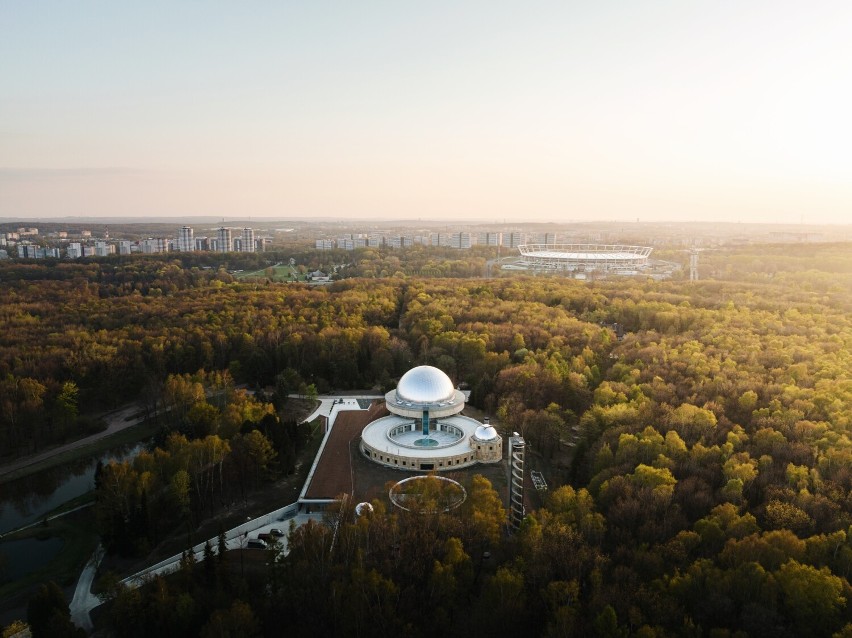 Planetarium Śląskie OLŚNIEWA po remoncie - zobacz GENIALNE zdjęcia z drona! Wkrótce otwarcie - sprawdź PEROGRAM i CENNIK