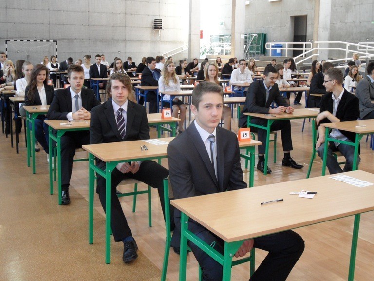 Gimnazjaliści w całym kraju piszą egzamin. My odwiedziliśmy Gimnazjum nr 1 w Lublińcu