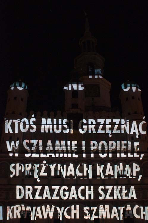 Projekcja Jenny Holzer na poznańskim Ratuszu [ZDJĘCIA, WIDEO]
