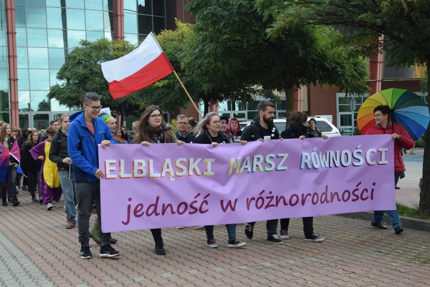 I Marsz Równości przeszedł ulicami Elbląga. Bezpieczeństwa pilnowały ogromne siły policji