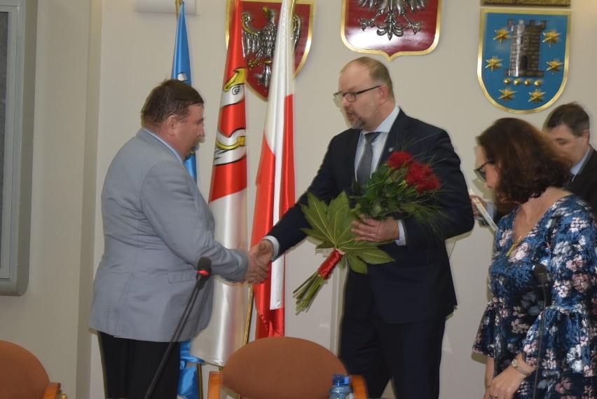 Katarzyna Delikat i Leszek Bierła z gratulacjami od władz powiatu