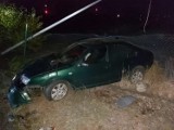 Międzychód. 20-letni kierowca uderzył samochodem w latarnię przy obwodnicy miasta. Był kompletnie pijany