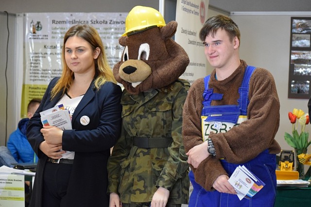 Giełda szkół w hali Miejskiego Ośrodka Sportu i Rekreacji w Chełmie