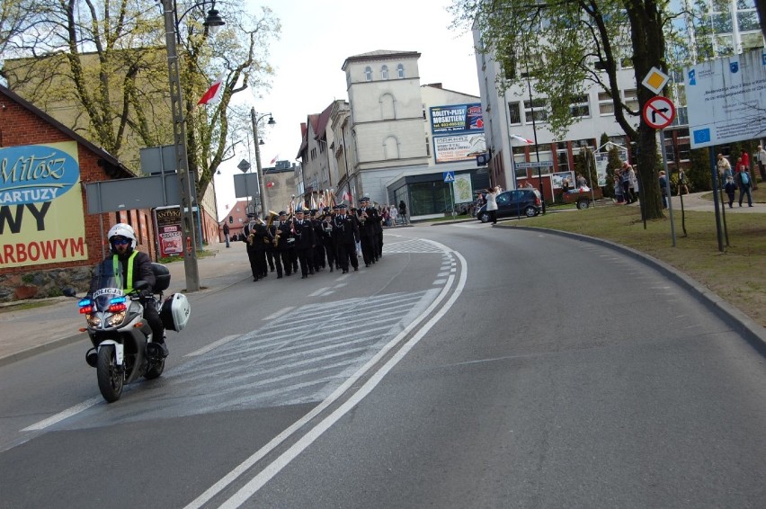 Uroczystości oficjalne 3 Maja pod pomnikiem  Matki Boskiej...