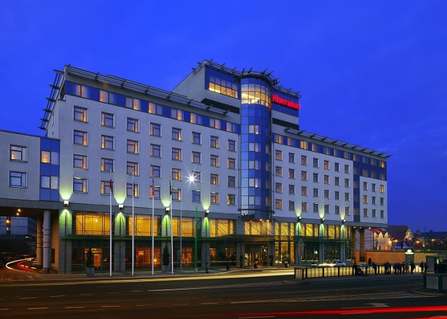 22 listopada 2006 r. "Głos" informował o otwarciu pięciogwiazdkowego hotelu Sheraton, który stanął w miejscu wyburzonego kina Bałtyk.